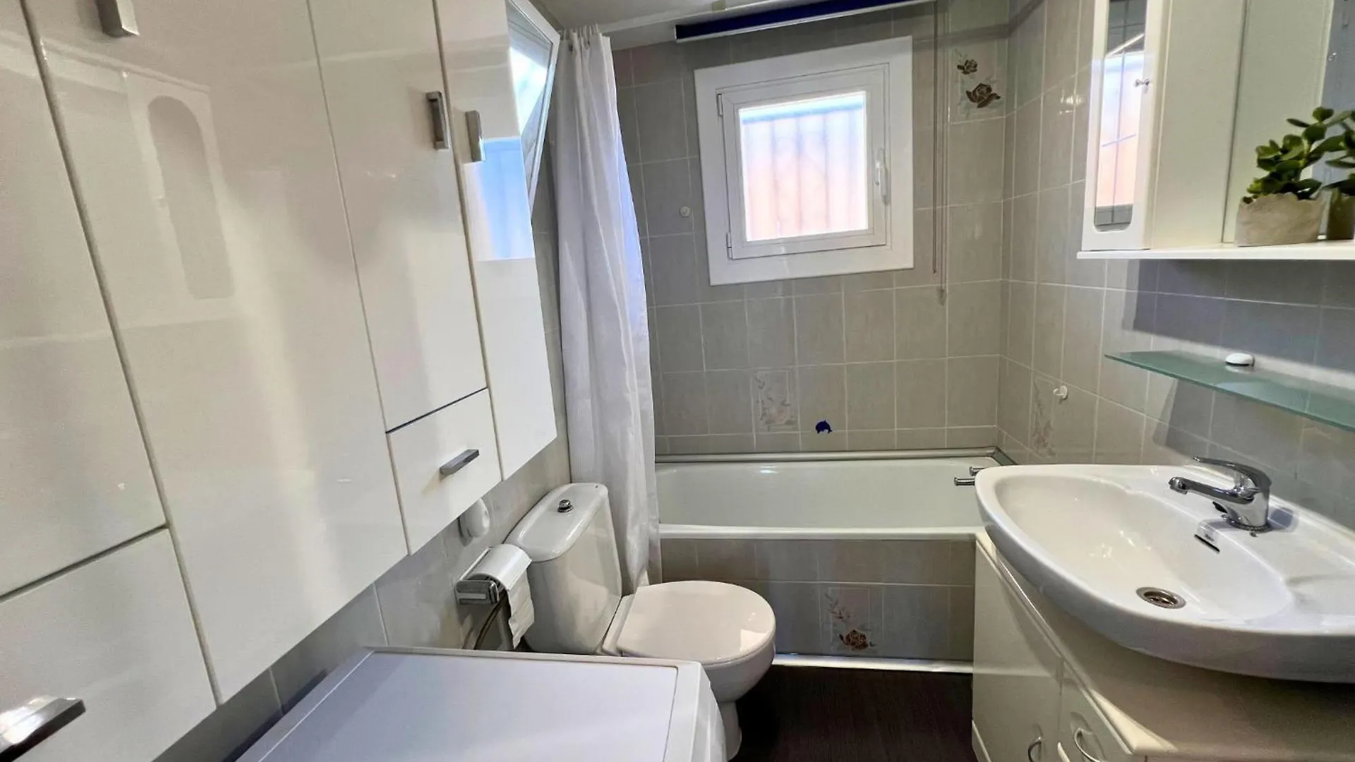 Ibr- Romina 3F Apartment Roses